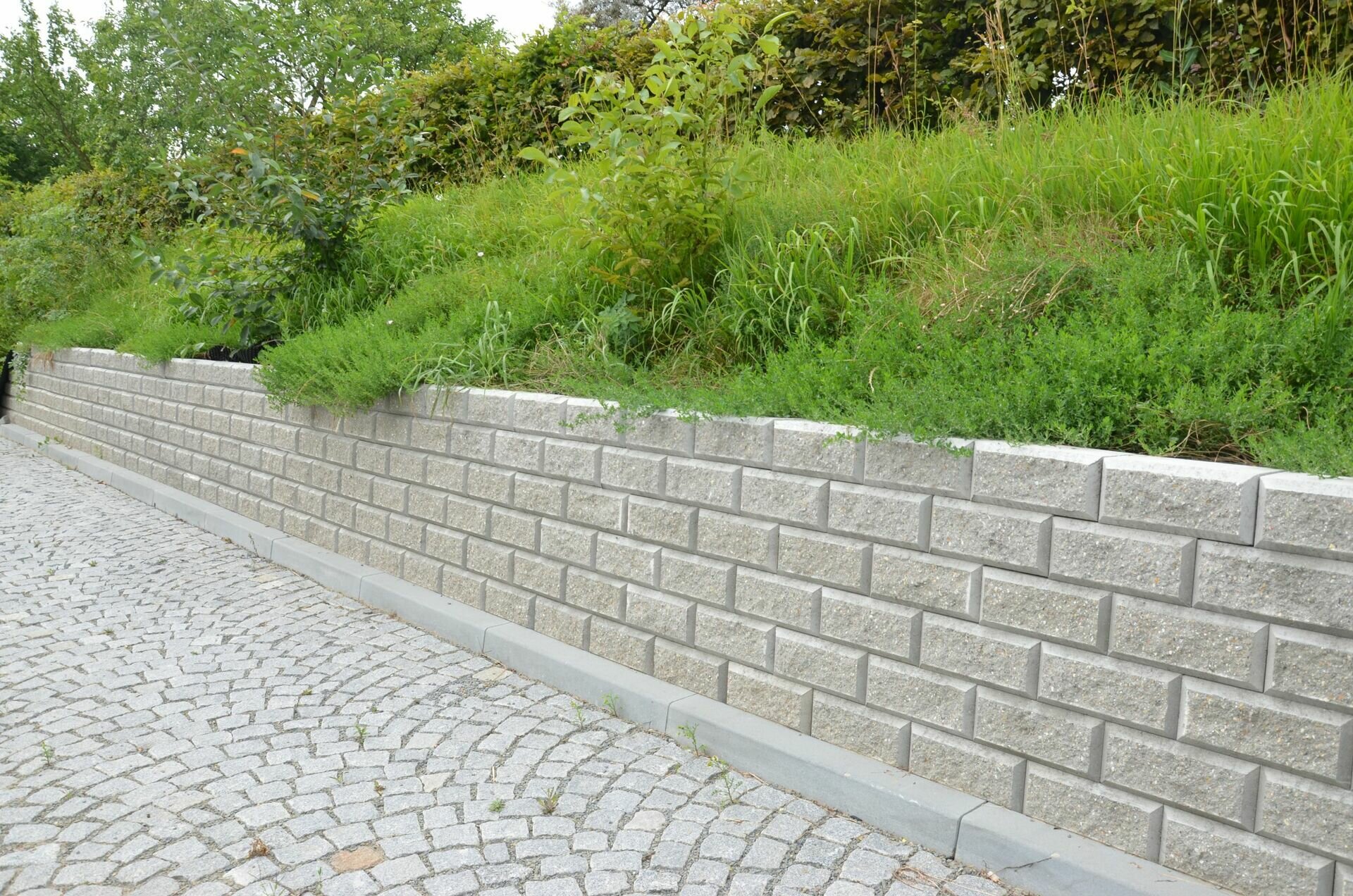 REHAK EXTERIER - Svahové Tvárnice - Svahová tvárnica Rímsky kváder 38/ ...