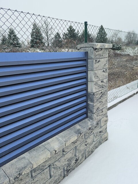 ALFA BLOCK jednostranne štiepaná BF polka 20x20x15cm colormix Domino