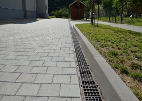 CESTNÉ A BEZBARIÉROVÉ OBRUBNÍKY PRESBETON rôzne rozmery, farby a výšky