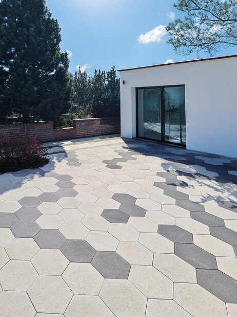 Dlažba H-E-X City 12 cm trýskano-kartáčovaná biela priečna polovička