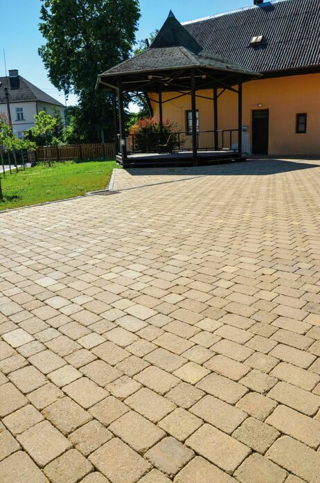 Dlažba HISTORIK II 6 cm rumplovaná tmavý oker
