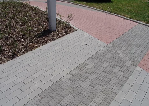 DLAŽBA PRE NEVIDIACICH Presbeton
