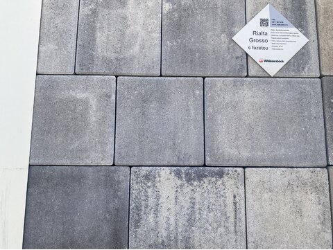 Dlažba RIALTA Grosso natur sivotieňovaná žula Basic