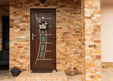 Formátovaný kameň - pílený obklad Gneis prírodný povrch G26 Gneis výška pásu 7,5 cm