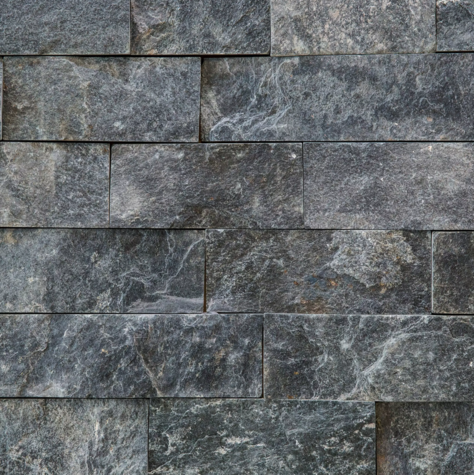 Formátovaný kameň - pílený obklad Gneis prírodný povrch G69 Gneis výška pásu 10 cm