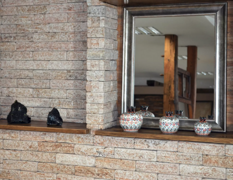 Formátovaný kameň - pílený obklad Travertín travertín ATR 28 úprava antik 25x5x1-2 cm