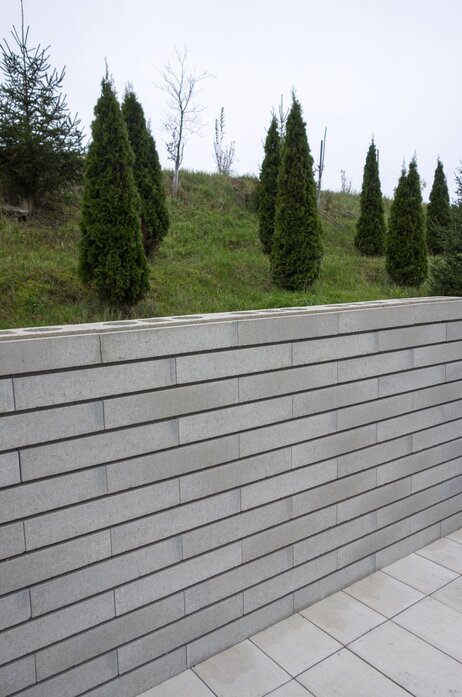 LINE BLOCK polovičná 30/30/12 cm čierna