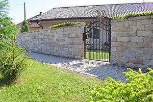 Plot DUVAR - antico 1/2 20x20x15cm dolomite