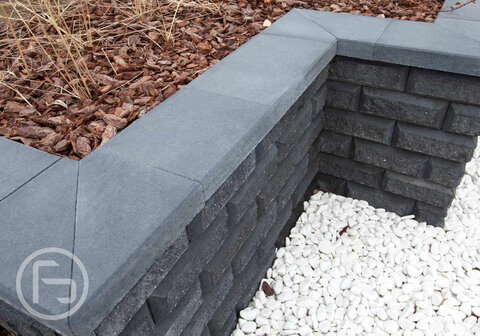 Plotová strieška Ferobet rovná 50x30x6,5cm antracitová