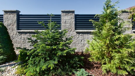 Plotová strieška Ferobet štiepaná plotová strieška štiepaná sivá