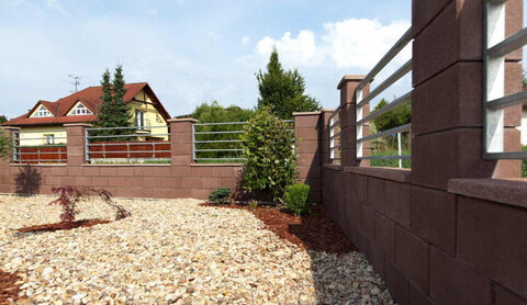 Plotová strieška Ferobet stĺpiková rovná 50x50x6,5 cm hnedá