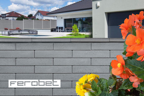 Plotová tvárnica BASSO hladká kovová 40x20x12 cm