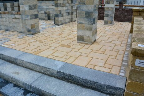 Schodiskové Bloky Softistep štiepaný 50x35x15cm granito