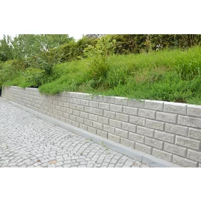 Svahová tvárnica Rímsky kváder 38/32,5/140 cm