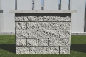 Tvárnica CASSER DUO 3B stĺpový prvok 3-strany štiepané 40x20x15 cm biely