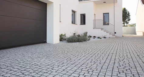 Zámková Dlažba CUBE® AQUAFLAIR 40x20x6cm sivá žula