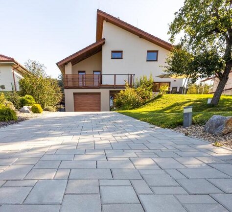 Zámkova dlažba Kombi 6 cm sivá